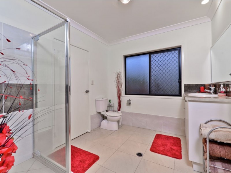 26 Victor St, Boronia Heights QLD 4124