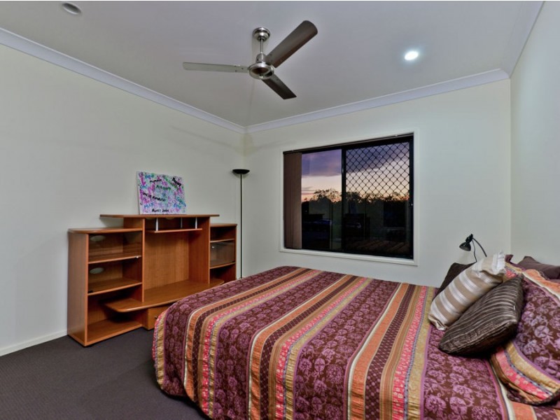 26 Victor St, Boronia Heights QLD 4124