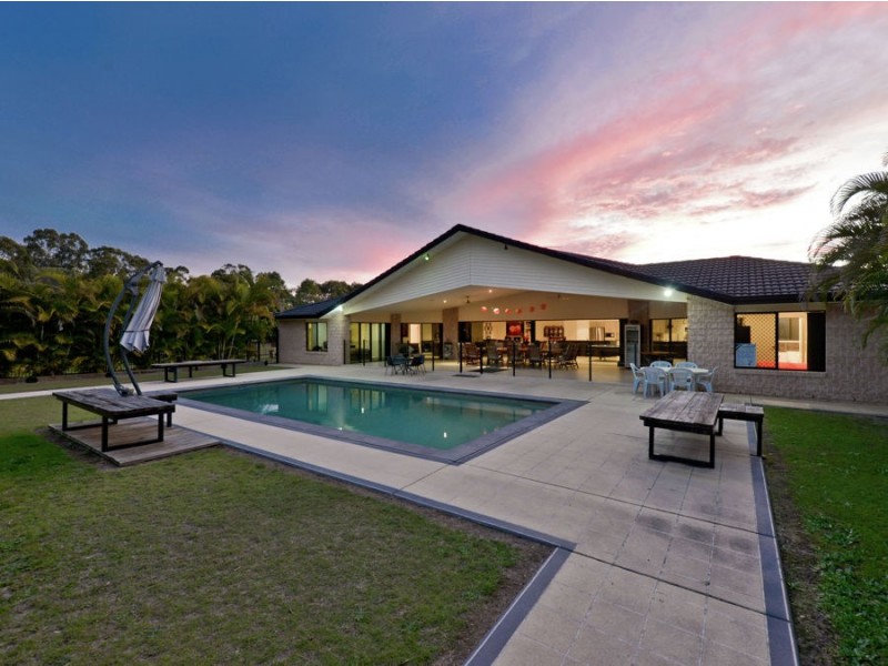 26 Victor St, Boronia Heights QLD 4124