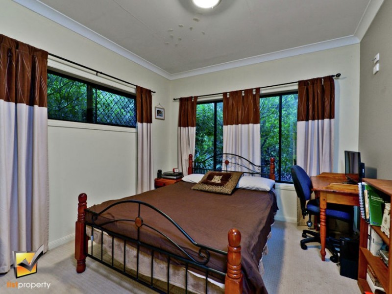 98 Beacon Rd, North Tamborine QLD 4272