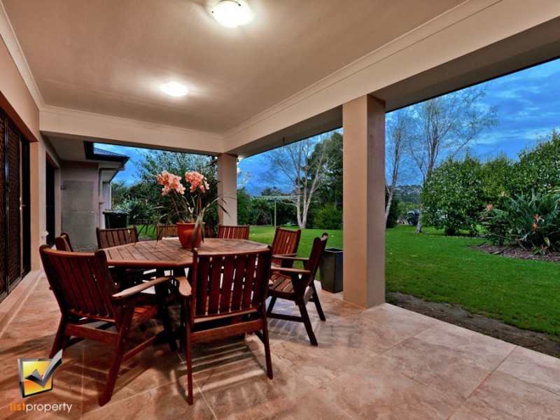 98 Beacon Rd, North Tamborine QLD 4272