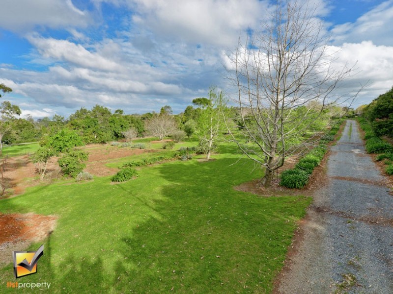 98 Beacon Rd, North Tamborine QLD 4272