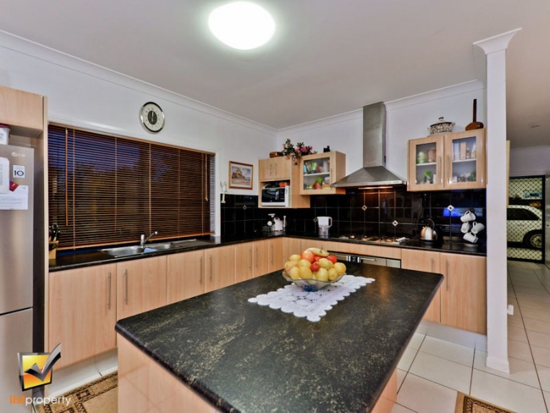 98 Beacon Rd, North Tamborine QLD 4272