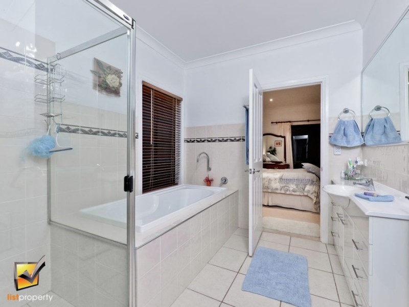 98 Beacon Rd, North Tamborine QLD 4272