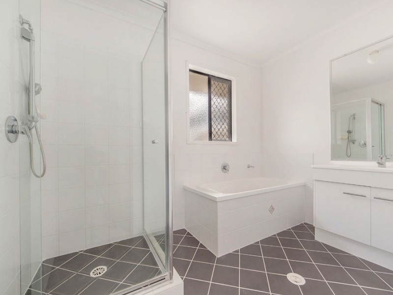 12 Macadamia Drive, Lowood QLD 4311