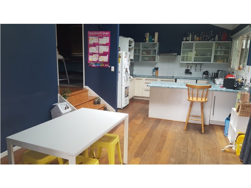 11 DODWELL STREET, Holland Park West QLD 4121