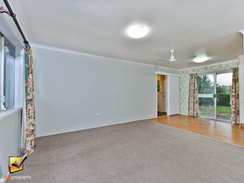 8 Dryade, Regents Park QLD 4118