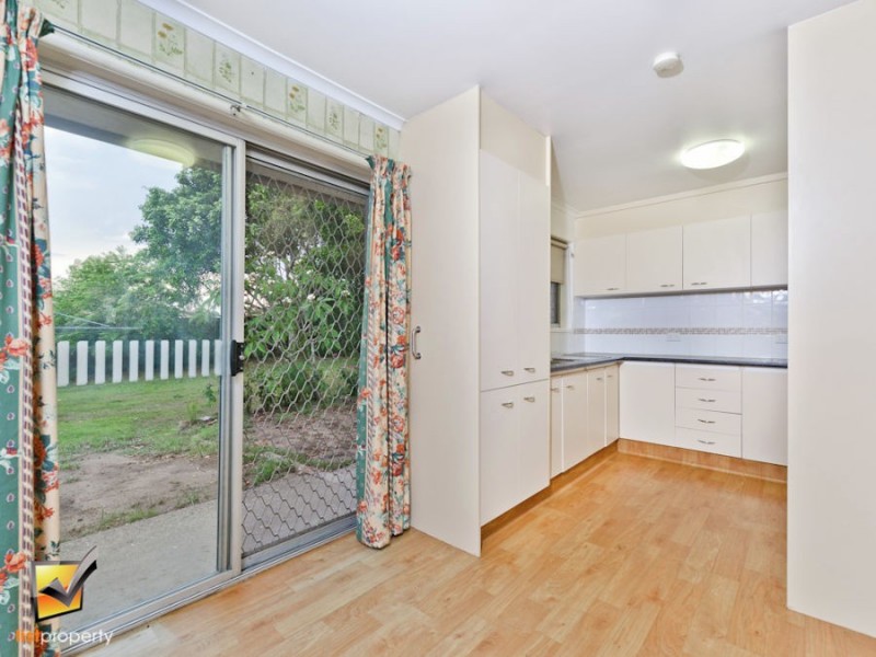 8 Dryade, Regents Park QLD 4118