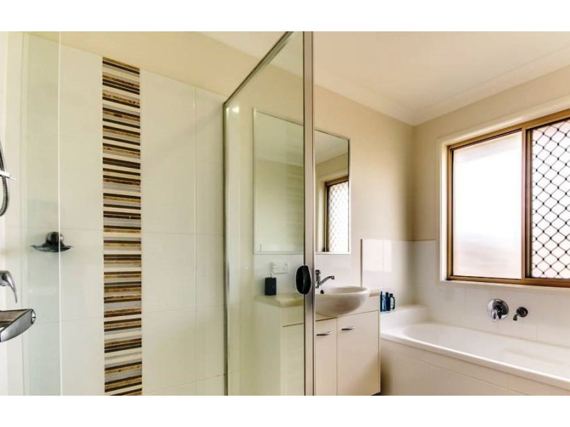 20 Parkview St, Bahrs Scrub QLD 4207