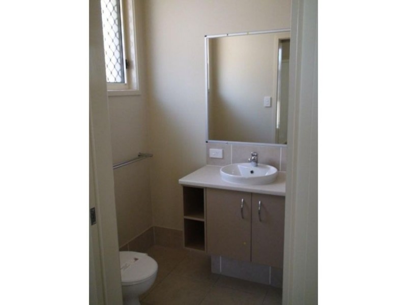 16 Hyde Avenue, Springfield Lakes QLD 4300