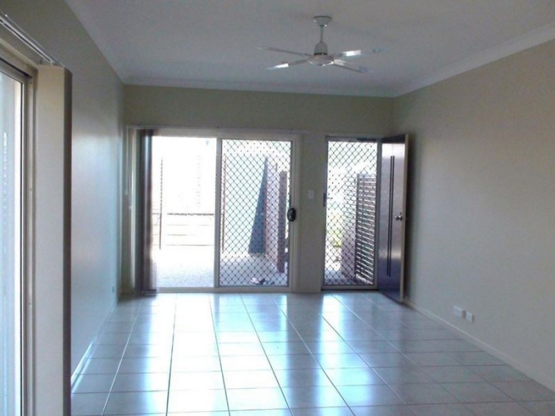 16 Hyde Avenue, Springfield Lakes QLD 4300