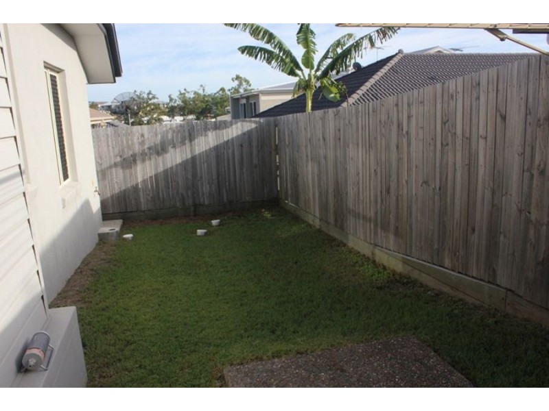 16 Hyde Avenue, Springfield Lakes QLD 4300