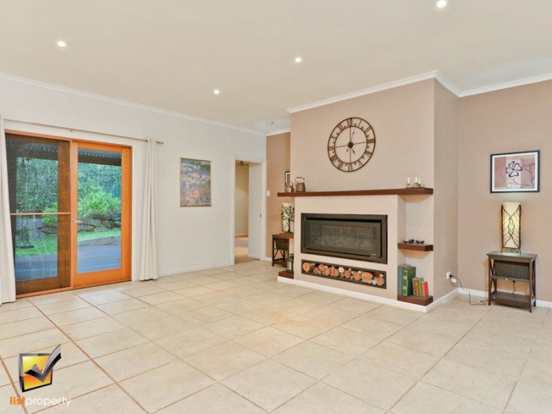 26 Griffith St, Tamborine Mountain QLD 4272