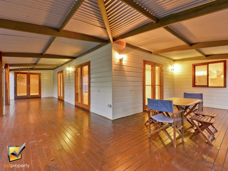 26 Griffith St, Tamborine Mountain QLD 4272
