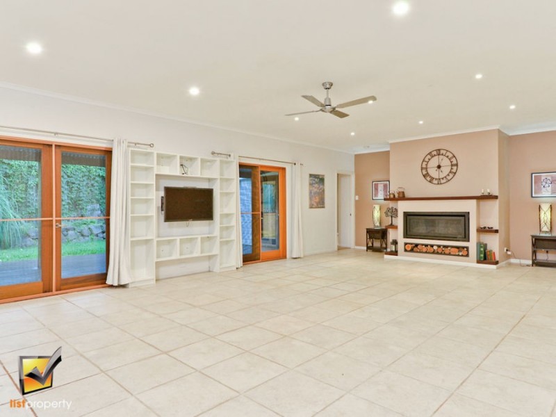 26 Griffith St, Tamborine Mountain QLD 4272