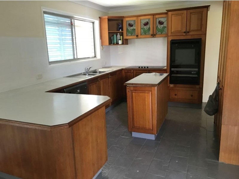 27 Midwood Street, Wishart QLD 4122