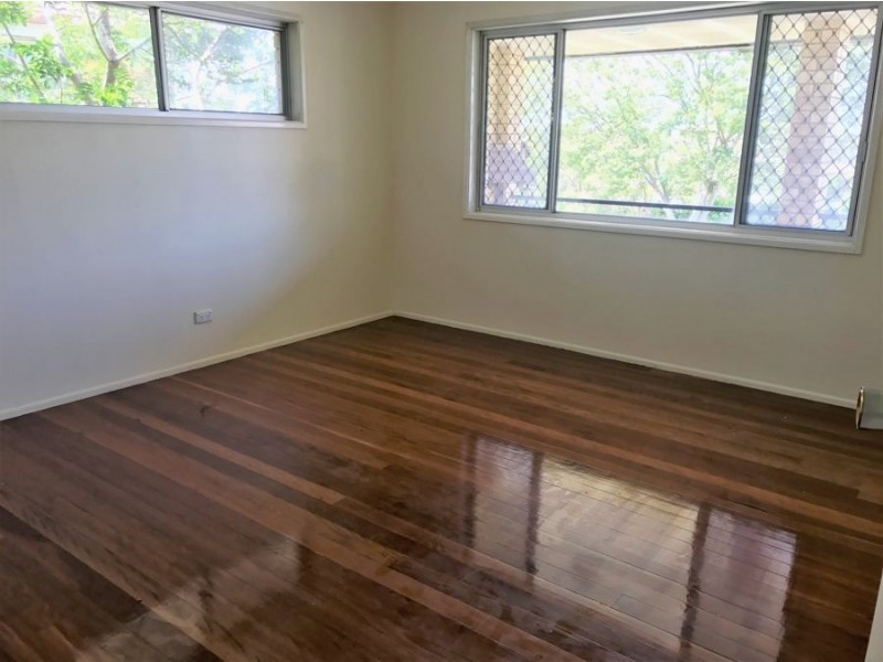 27 Midwood Street, Wishart QLD 4122