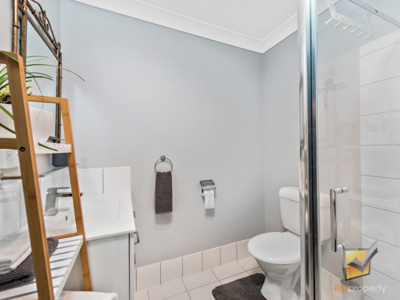 419 Chatswood Rd, Shailer Park QLD 4128