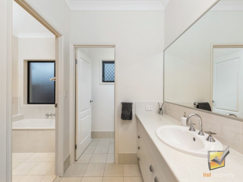 19 Coalstoun Crossing, Waterford QLD 4133