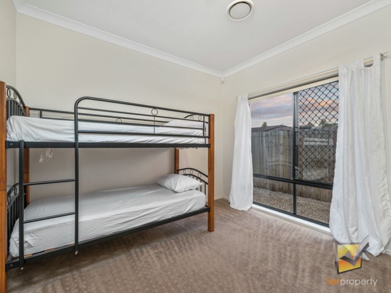 19 Coalstoun Crossing, Waterford QLD 4133