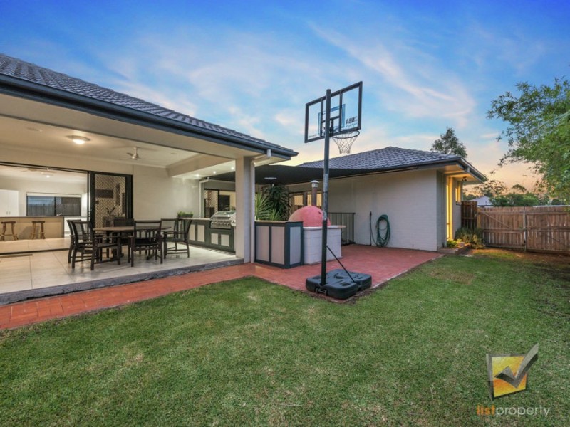 19 Coalstoun Crossing, Waterford QLD 4133