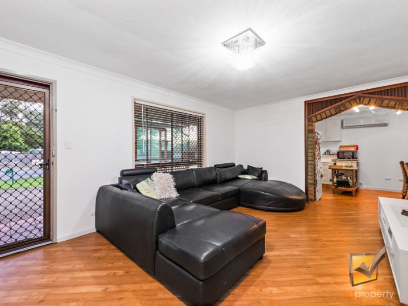 1 Tansey Dr, Tanah Merah QLD 4128