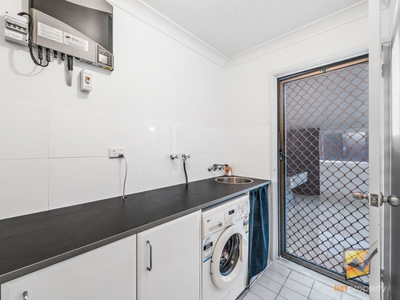 1 Tansey Dr, Tanah Merah QLD 4128