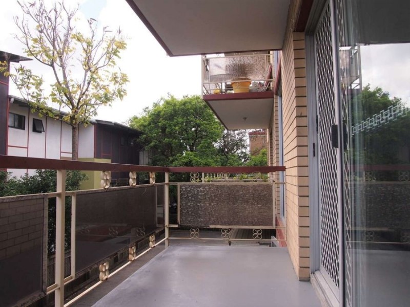 2/381 Old Cleveland Rd, Coorparoo QLD 4151