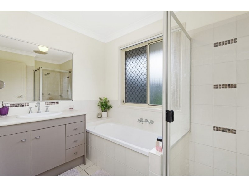 9 Rhiannon Drive, Flinders View QLD 4305