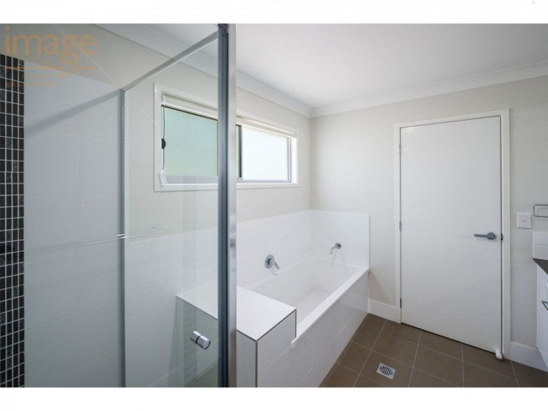 5 Logan Reserve Rd, Waterford West QLD 4133