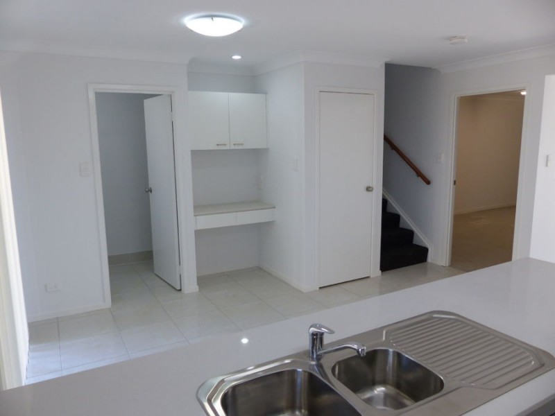 31 lyrebird street, Loganlea QLD 4131