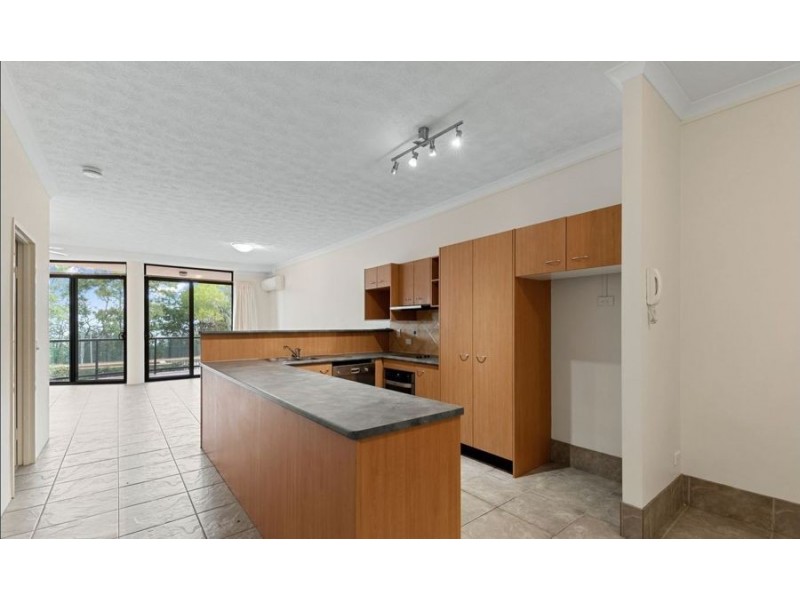 81 Marine Parade, Redcliffe QLD 4020