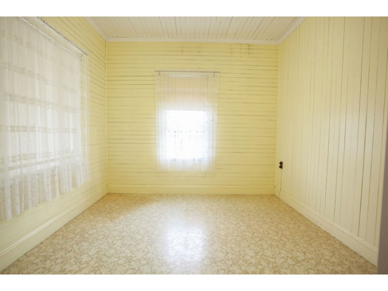 73 Darling Street, Sadliers Crossing QLD 4305