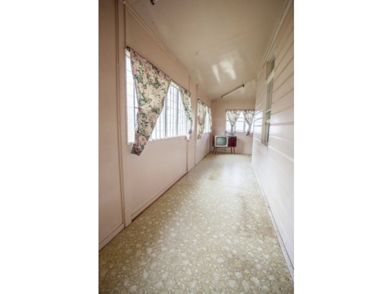 73 Darling Street, Sadliers Crossing QLD 4305