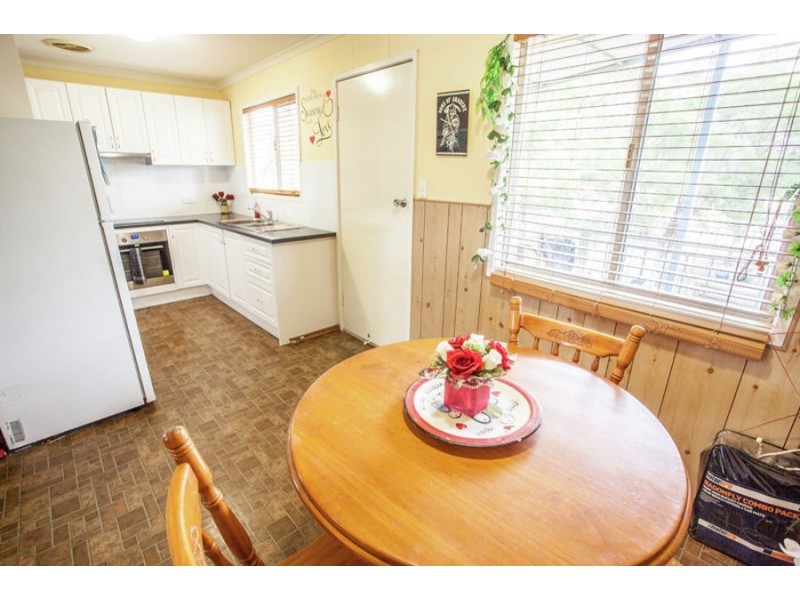 51 Russell Street, Silkstone QLD 4304