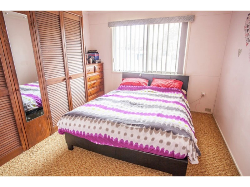 51 Russell Street, Silkstone QLD 4304