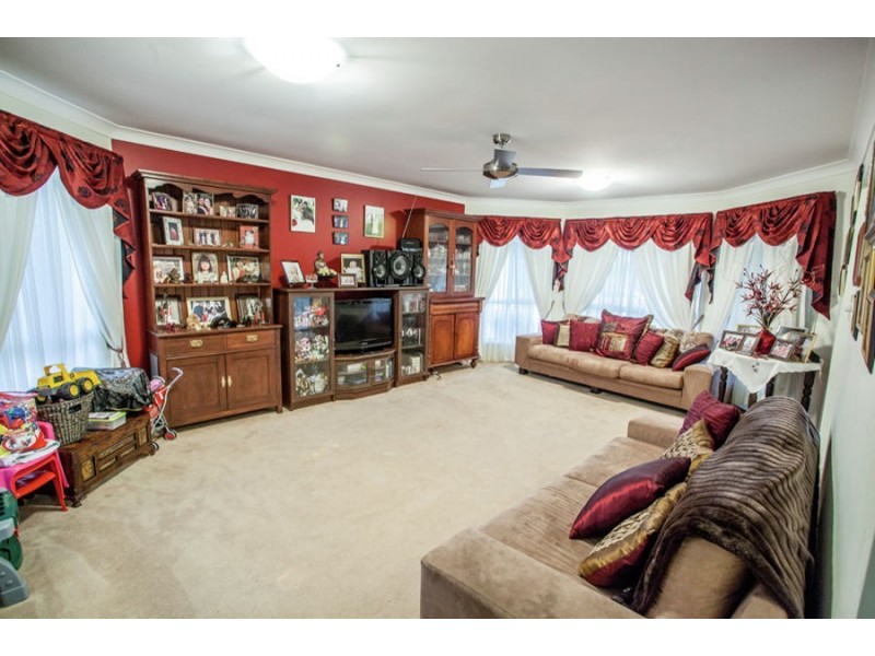 9 Sandhurst Place, Brassall QLD 4305