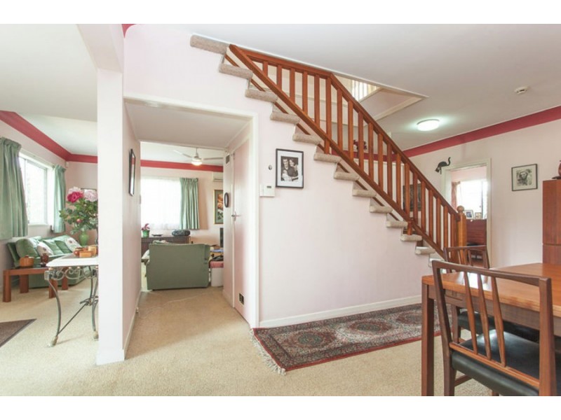 4 Idolwood Street, Eastern Heights QLD 4305