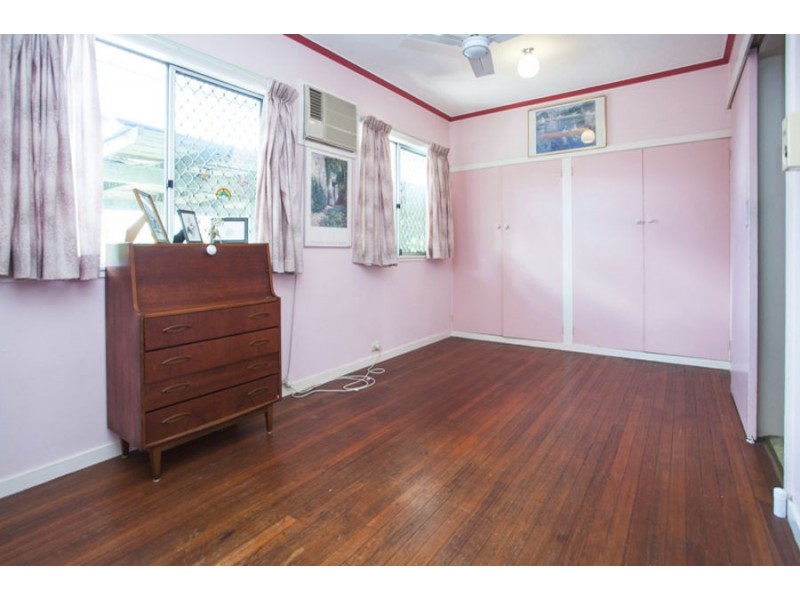 4 Idolwood Street, Eastern Heights QLD 4305