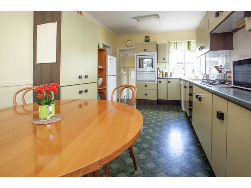 4 Idolwood Street, Eastern Heights QLD 4305