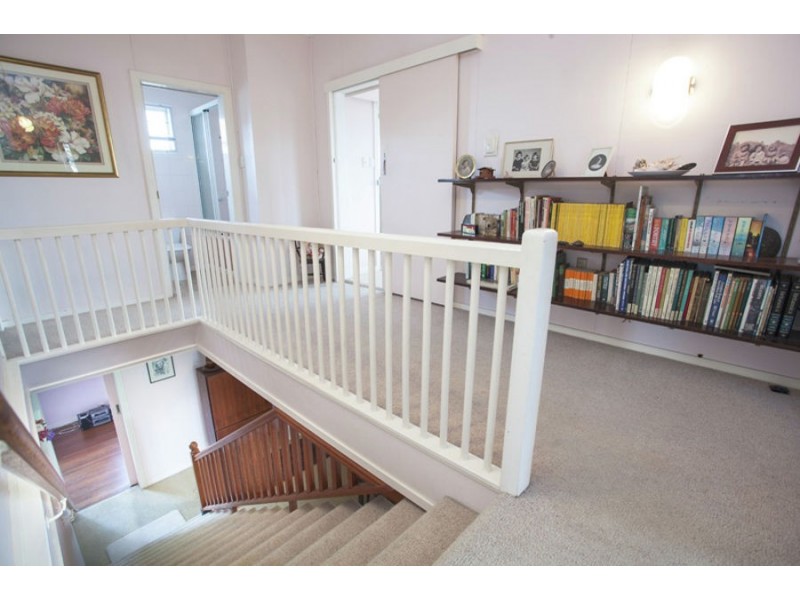 4 Idolwood Street, Eastern Heights QLD 4305