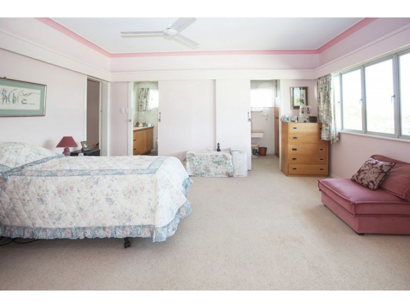 4 Idolwood Street, Eastern Heights QLD 4305