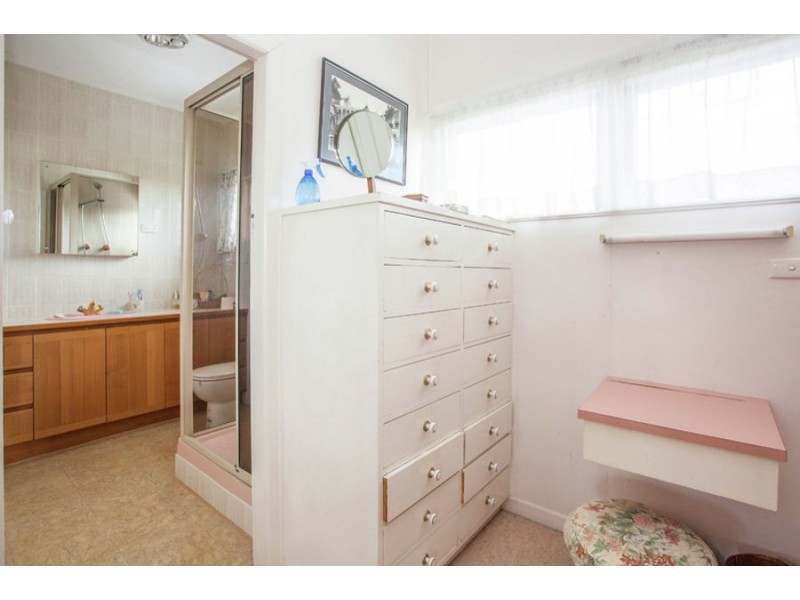 4 Idolwood Street, Eastern Heights QLD 4305