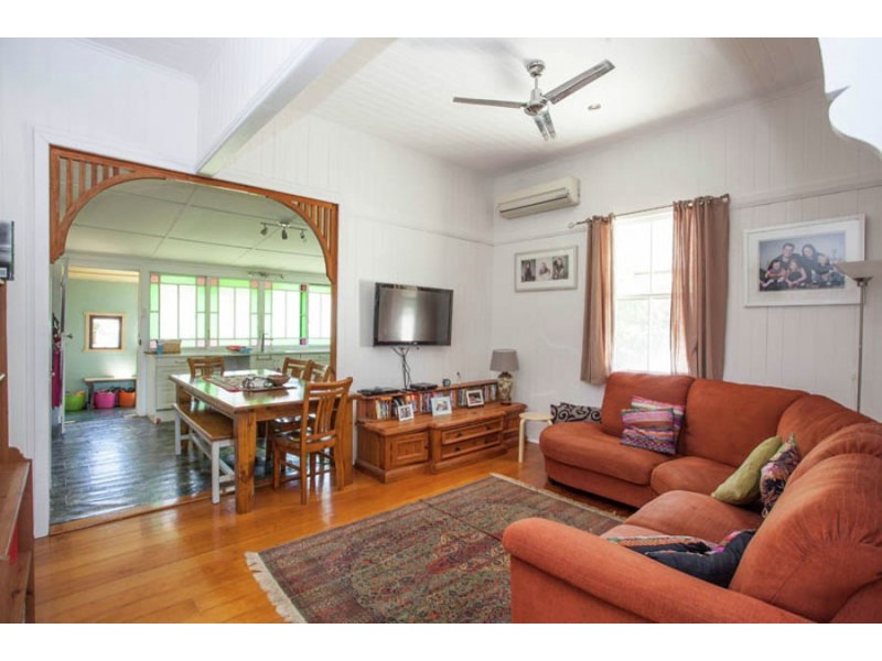 63 Lusitania Street, Newtown QLD 4305