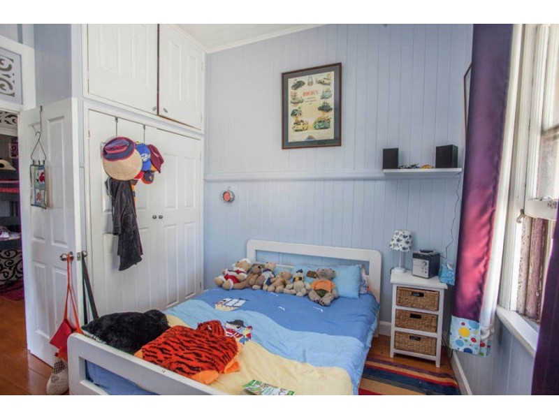 63 Lusitania Street, Newtown QLD 4305