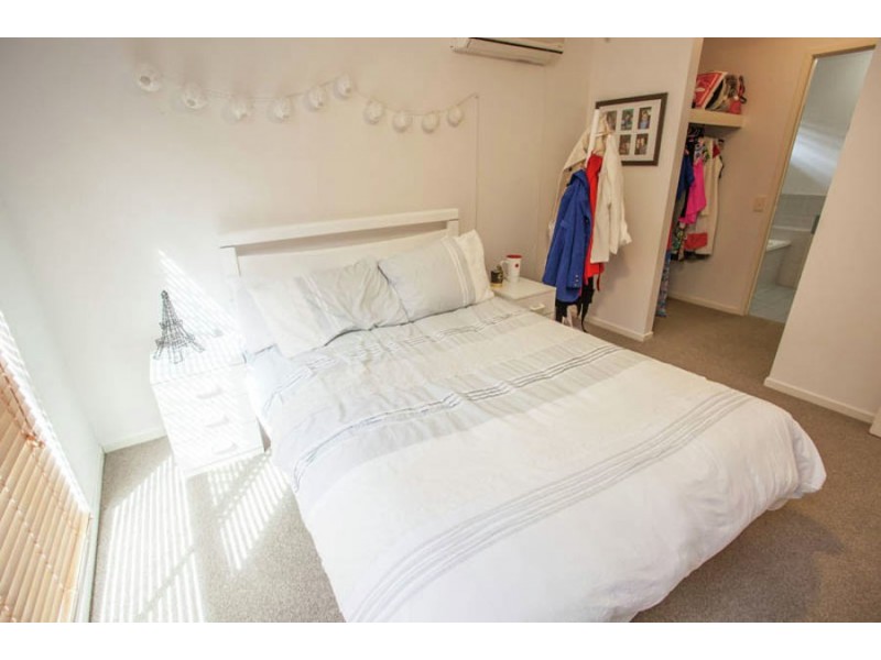 9 Quando Close, Yamanto QLD 4305