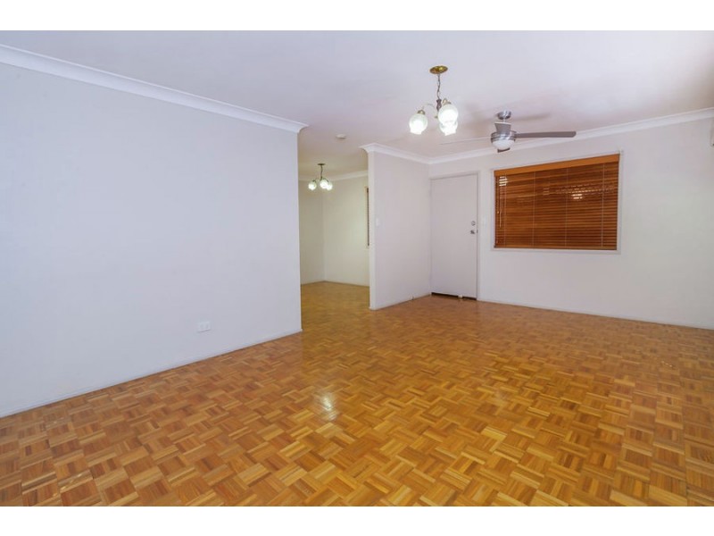 30 Prunda Parade, Raceview QLD 4305