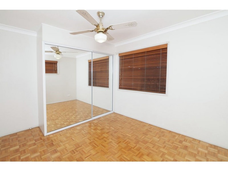 30 Prunda Parade, Raceview QLD 4305
