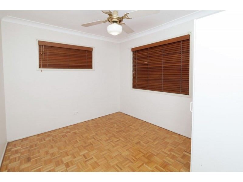 30 Prunda Parade, Raceview QLD 4305
