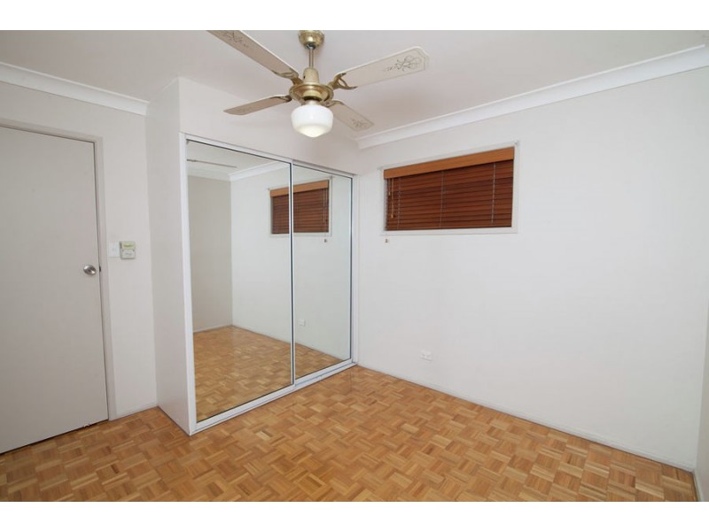 30 Prunda Parade, Raceview QLD 4305